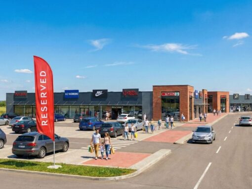 Commercial Complex with Padel Club